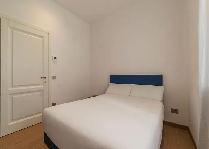 Joivy Cavour 238 * Roma